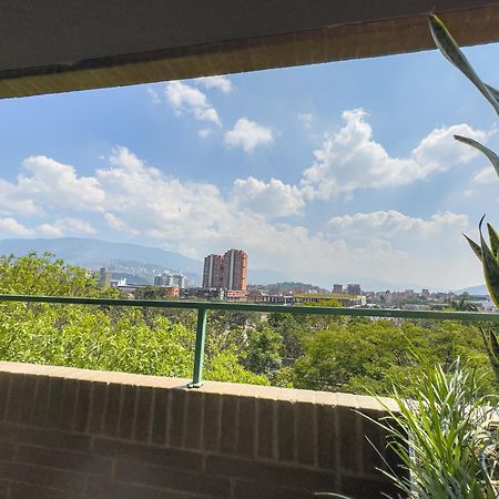 B 48 Living By B Rent Apartment Medellin Bagian luar foto
