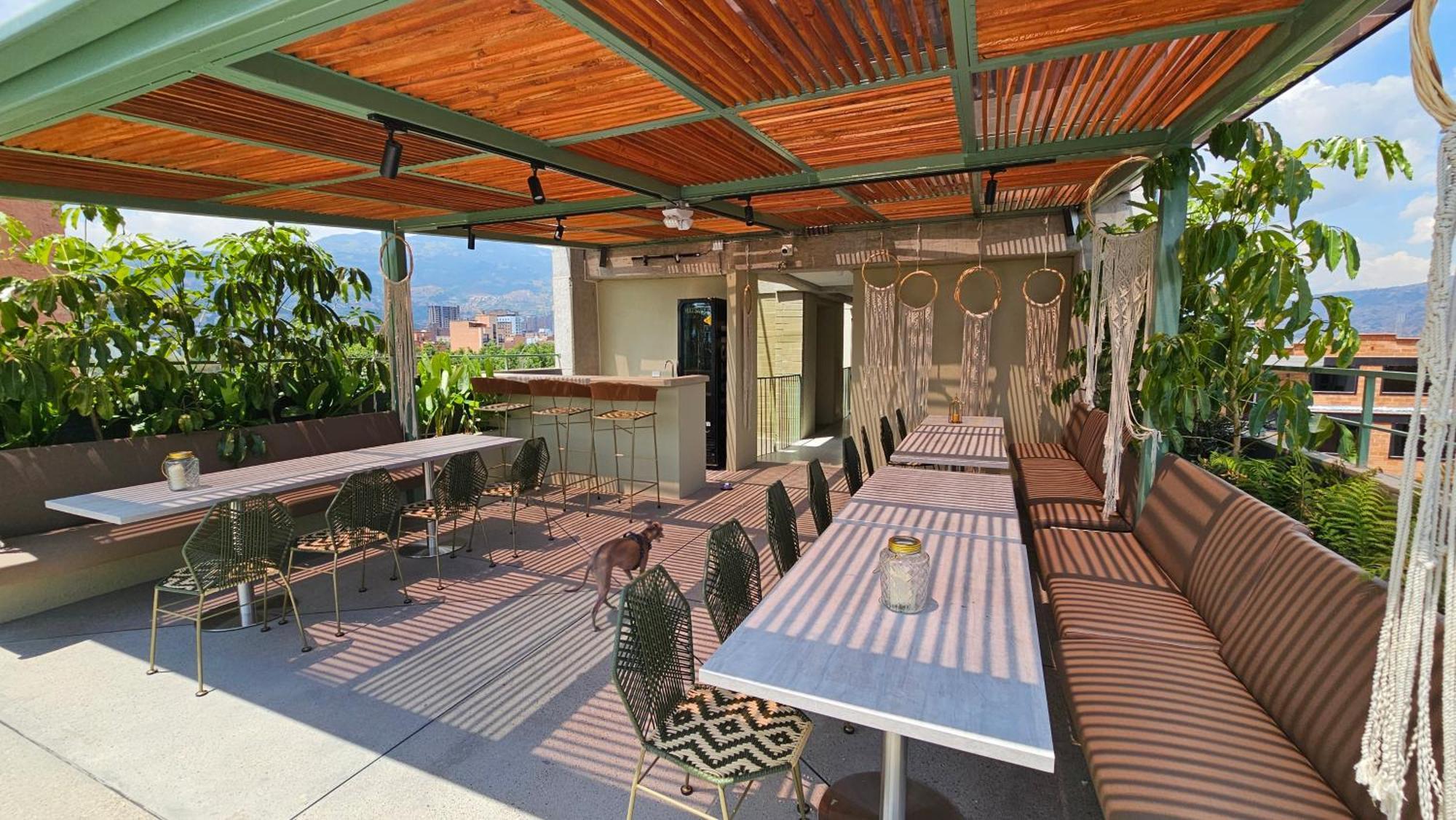 B 48 Living By B Rent Apartment Medellin Bagian luar foto