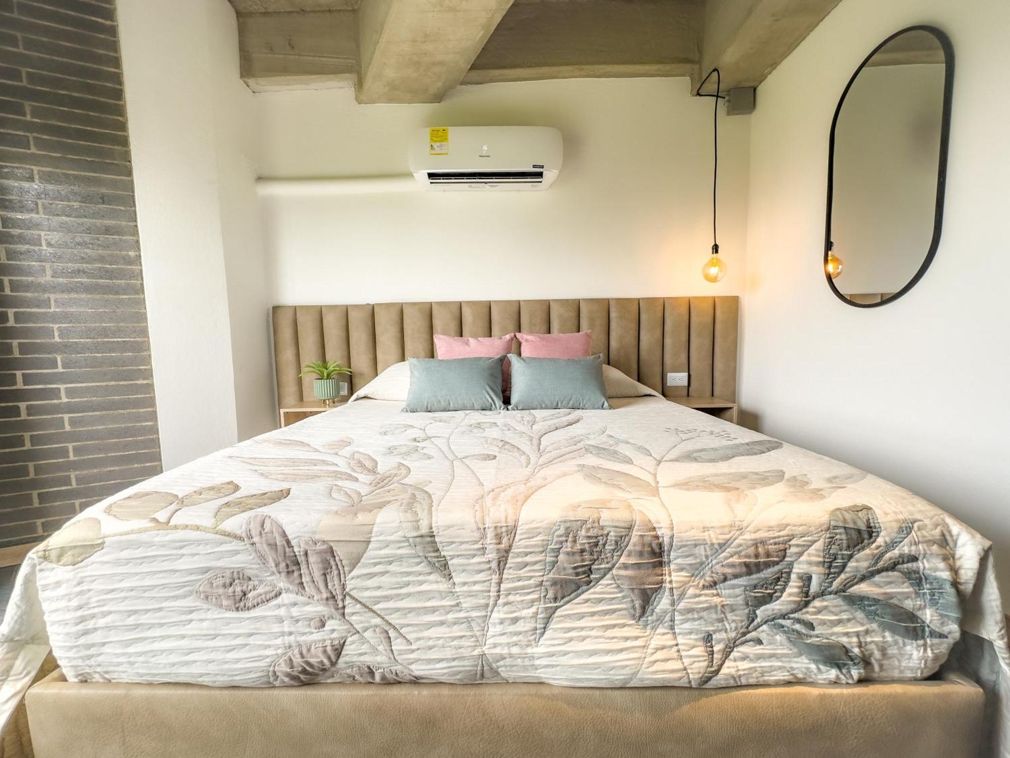 B 48 Living By B Rent Apartment Medellin Bagian luar foto