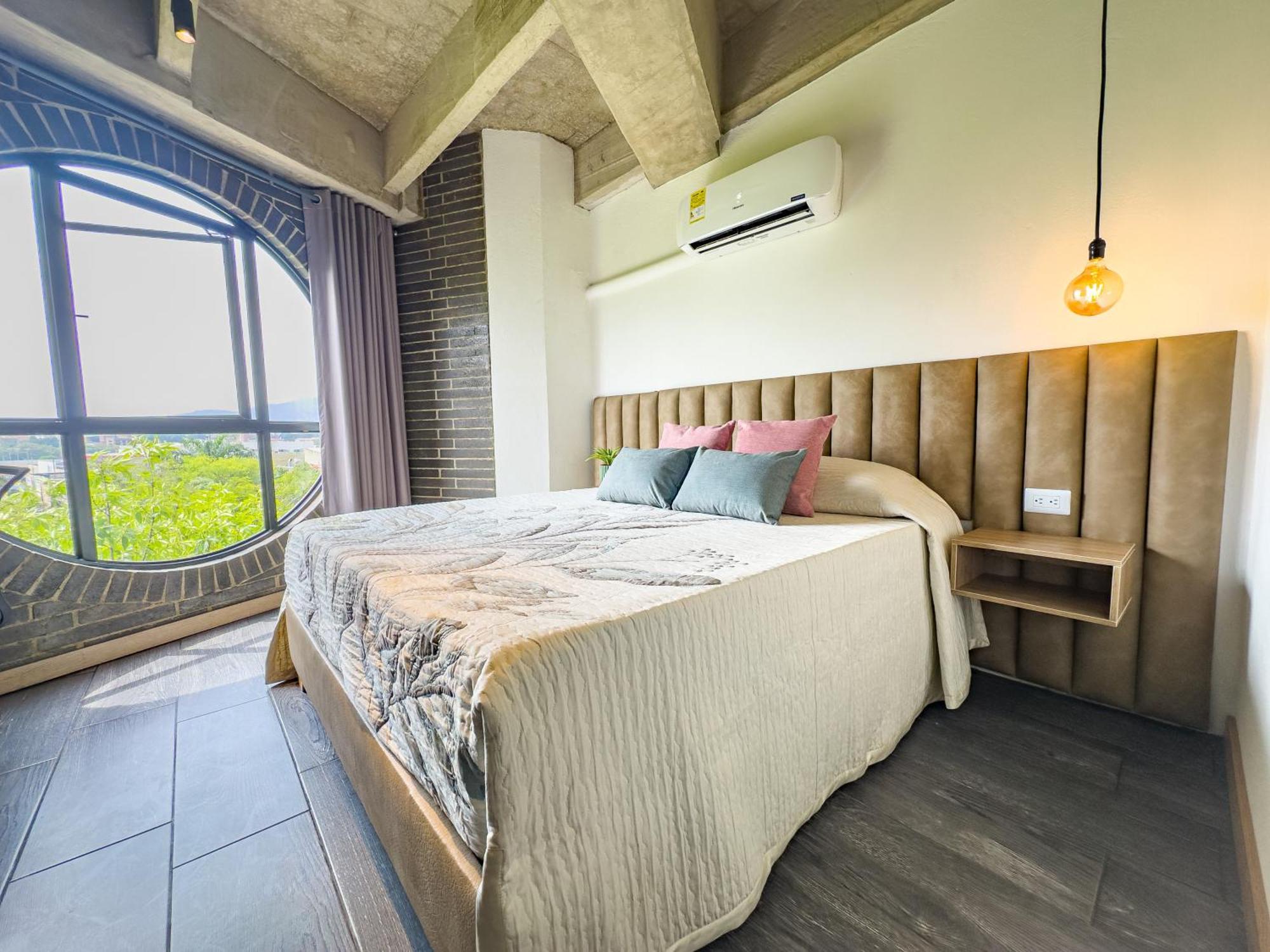 B 48 Living By B Rent Apartment Medellin Bagian luar foto