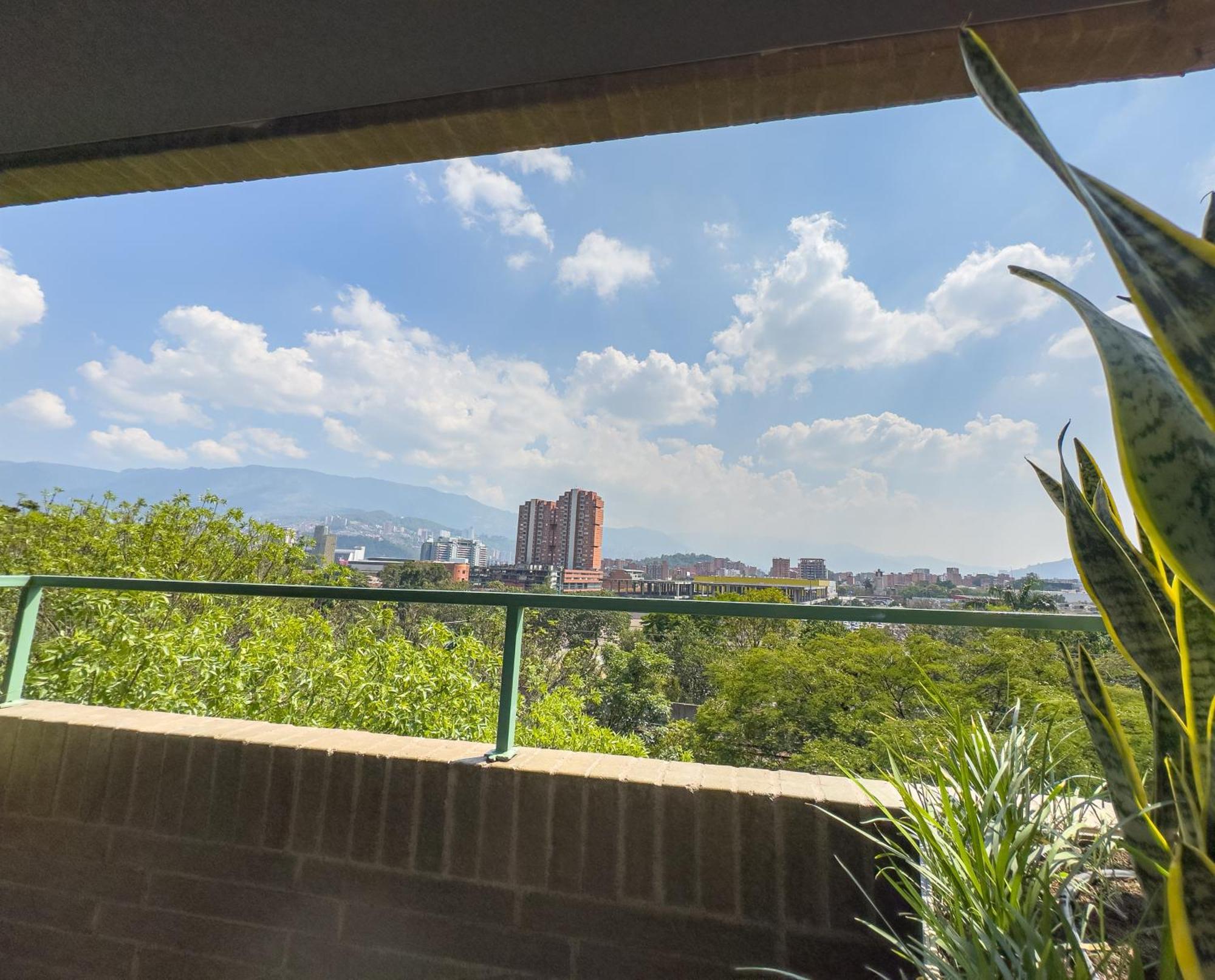 B 48 Living By B Rent Apartment Medellin Bagian luar foto