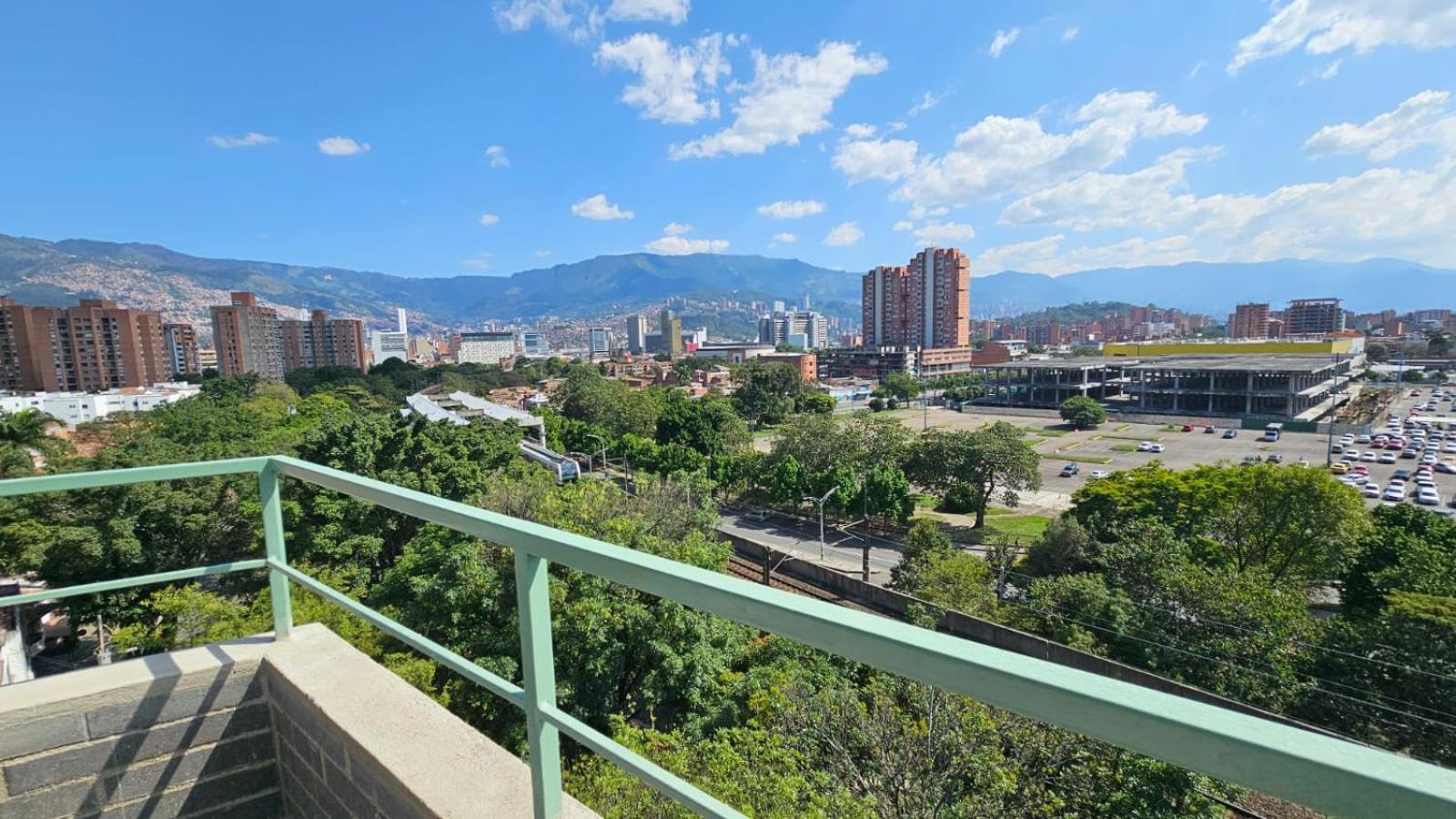 B 48 Living By B Rent Apartment Medellin Bagian luar foto